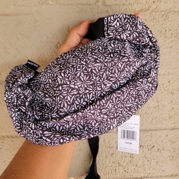 NWT New with tag VOLCOM take with me hip pack fanny pack bag - Picture 4 of 9